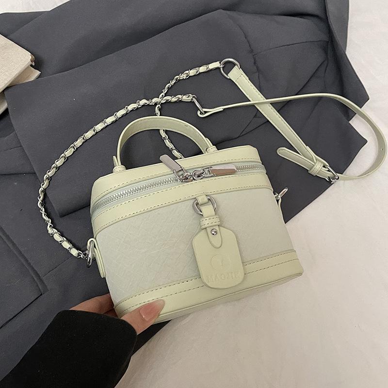 

Korean version of high-end niche casual temperament portable box bag spring and summer new fashion high-end messenger bag women