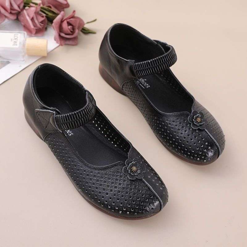 

Summer new mother breathable non-slip sandals middle-aged and elderly leather shoes women s soft-soled non-slip and deodorant hollow hole shoes 40 чёрный