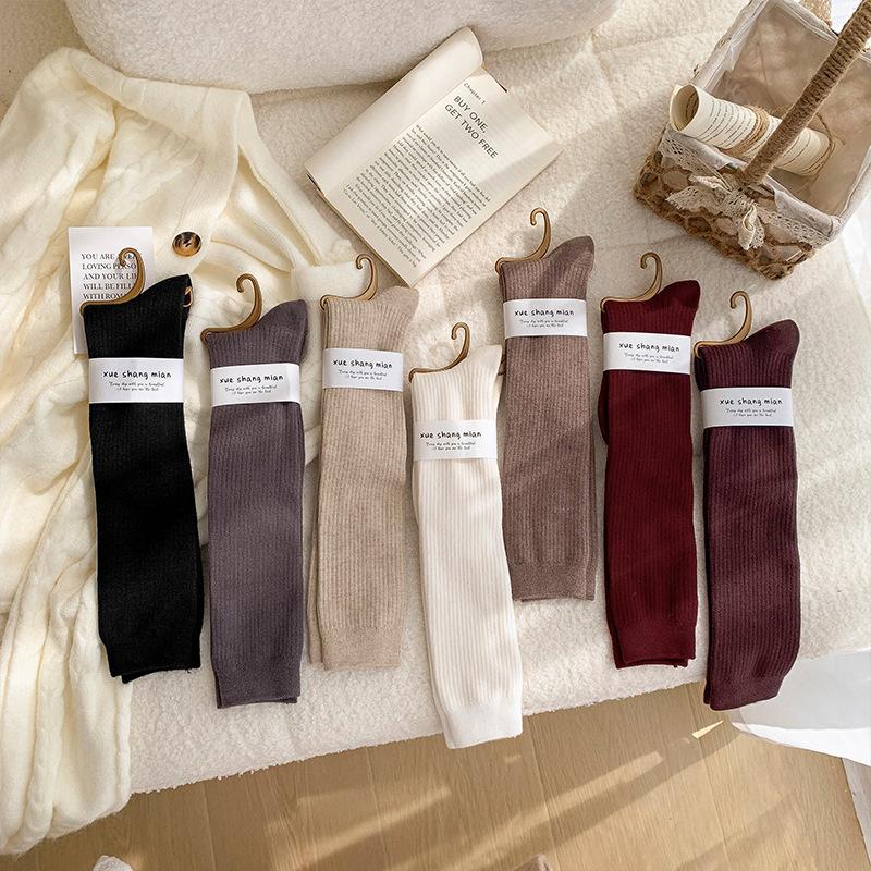 Women's Autumn and Winter Cashmere Calf Socks Solid Color Thickened, Warm and Slimming, Retro Coffee-colored Knee-length Calf Socks