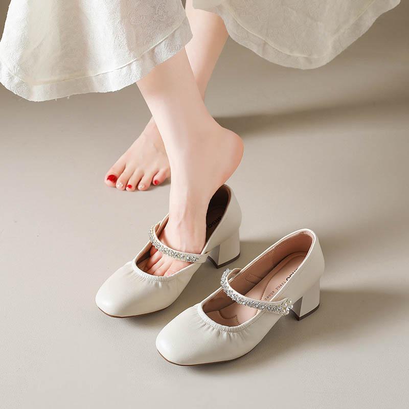 Modische Damenschuhe im exquisiten französischen Stil mit klobigem Absatz - Herbstliche Sandalen mit quadratischer Zehenpartie, kleinem Charme, modisch, Business-Casual