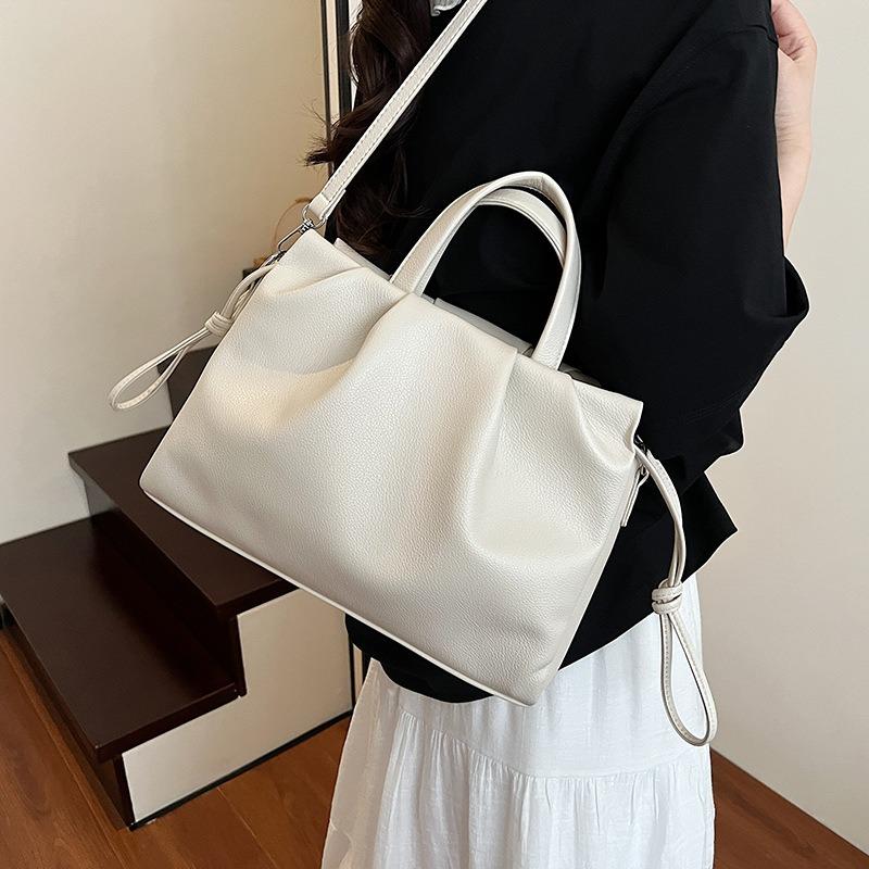 Large Capacity Pleated Handbag Cloud Bag Women's Autumn New Fashion Simple Commuter Messenger Bag