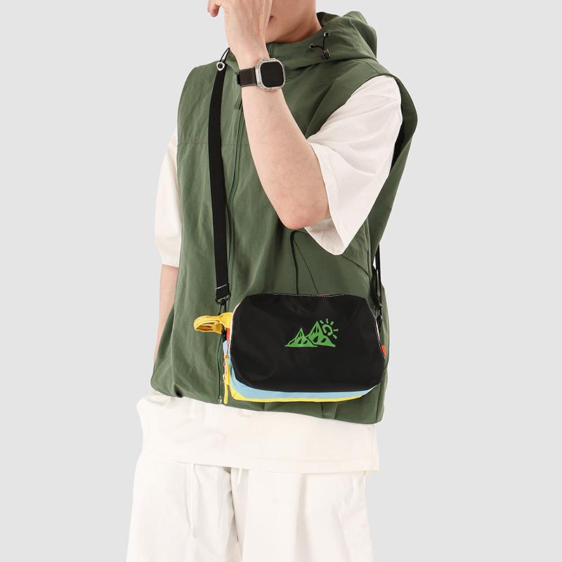 Color Block Crossbody Bag with Mountain Print Design Lightweight Shoulder Bag for Outdoor and Daily Use