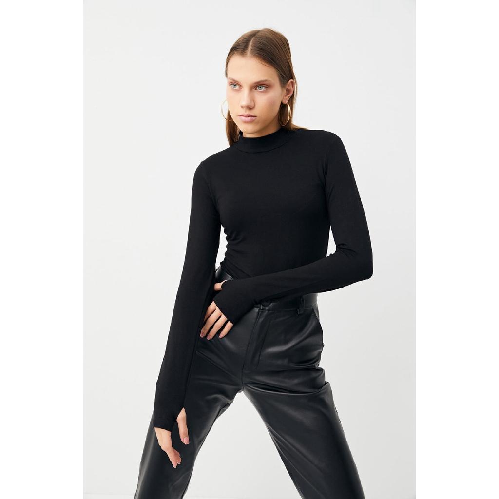 Schwarzer Damen-Body mit Fingerdetail