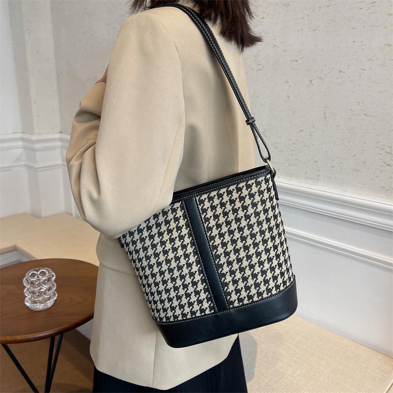 Vintage Houndstooth Shoulder Handbags Luxury Brand Designer Women's Bag Small Bucket Crossbody Bag Travel Shopper Armpit Purse