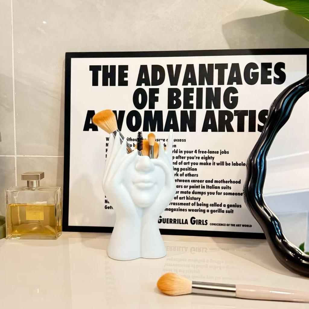 Creative Multifunctional Desktop Pen Holder and Ornament