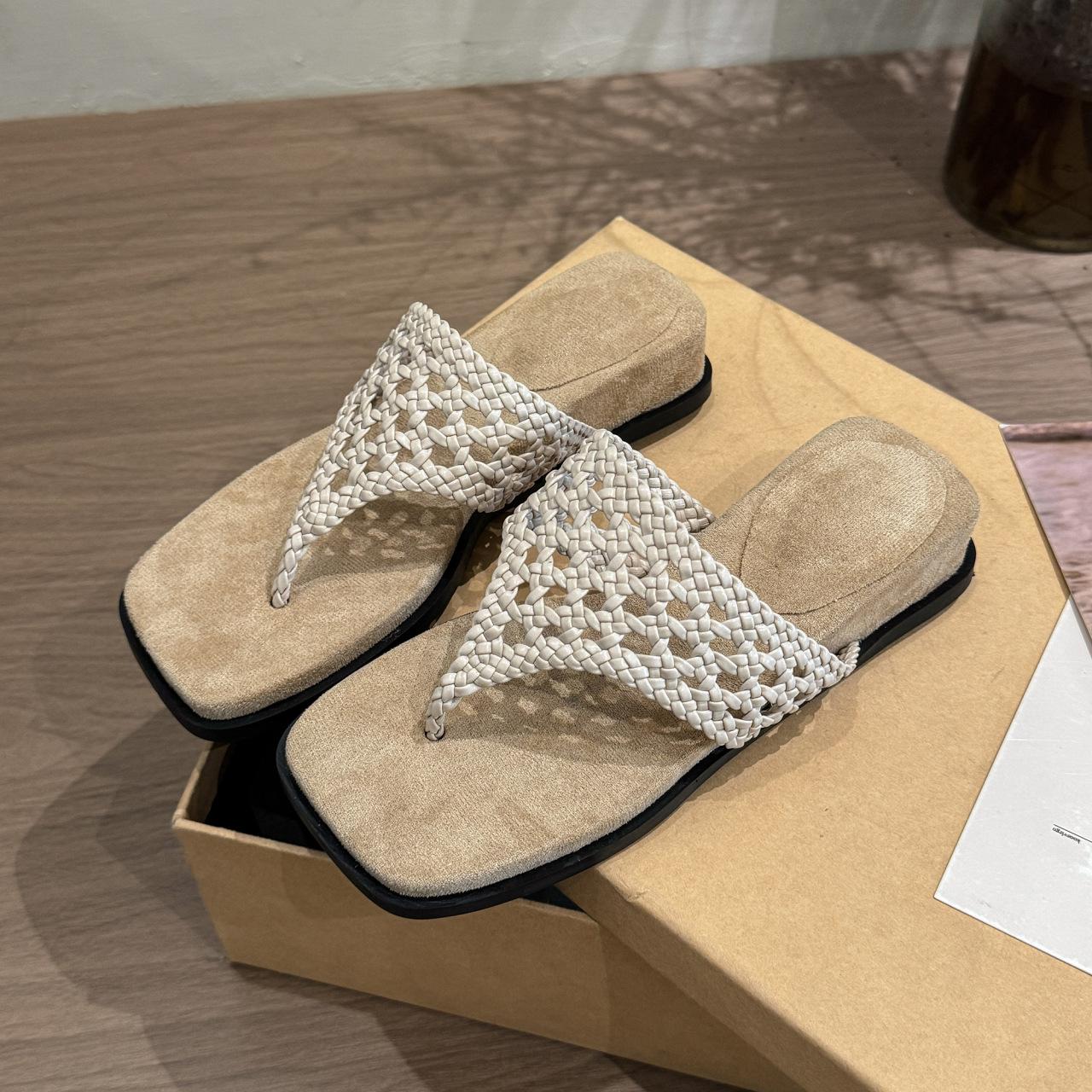 

Holiday version~ Hand-woven thick-soled foot-pinch flip-flops shoes for women, not tired to wear outside in summer, foot slope heel beach sandals 35