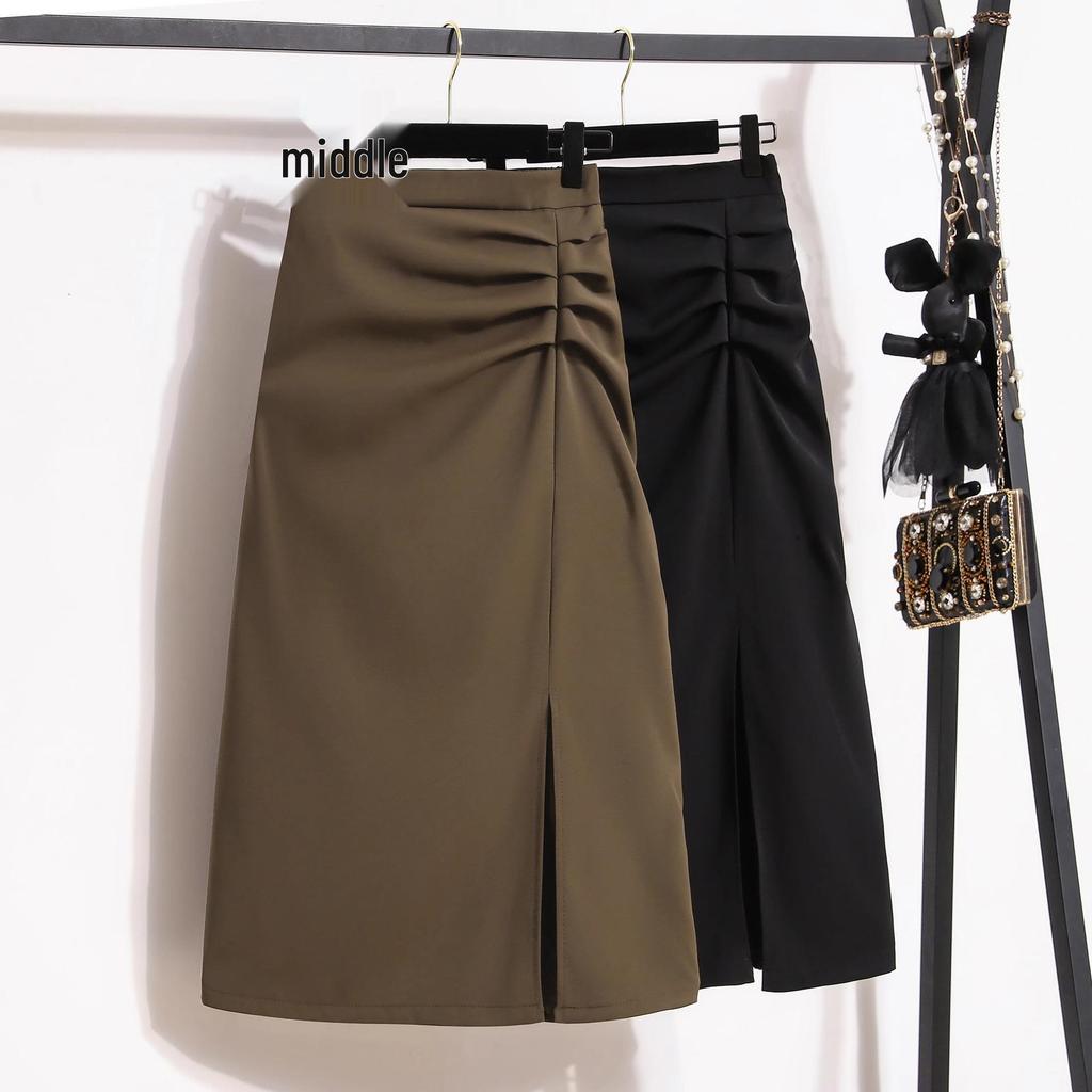 Women’s High-Waisted Black Midi Skirt with Slit – Elegant Draping for Spring and Autumn 2024.