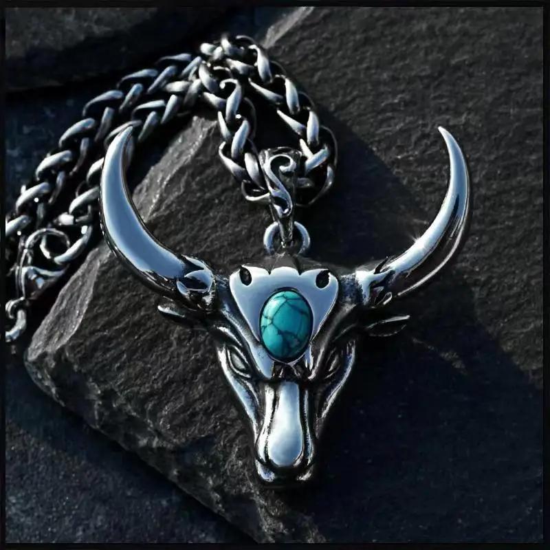 Gotický zelený kámen býčí lebka náhrdelník přívěsek punkový zvířecí náhrdelník pánský taurus zvěrokruhový amulet šperky dárek k výročí