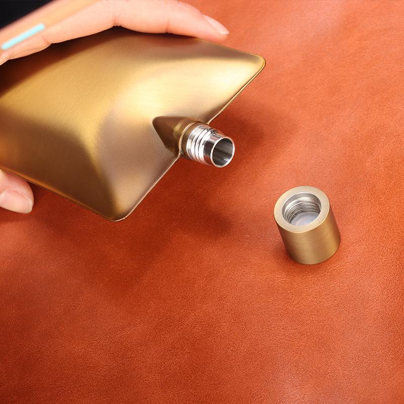 1 Stück 304 Spezialform Kreativer Edelstahl-Weinkrug 6oz Wellen-Weinkrug Outdoor Tragbar Einfacher Kreativer Weinkrug