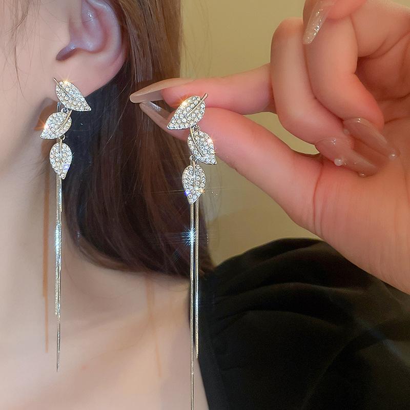 New Fashion Sliver Color Zircon Leaf Tassel Earrings for Women Delicate Elegant Long Personality Earrings Wedding Zircon Gifts