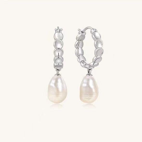 Women s Elegant French Retro Pearl Clavicle Necklace with Millet Beads Standard
