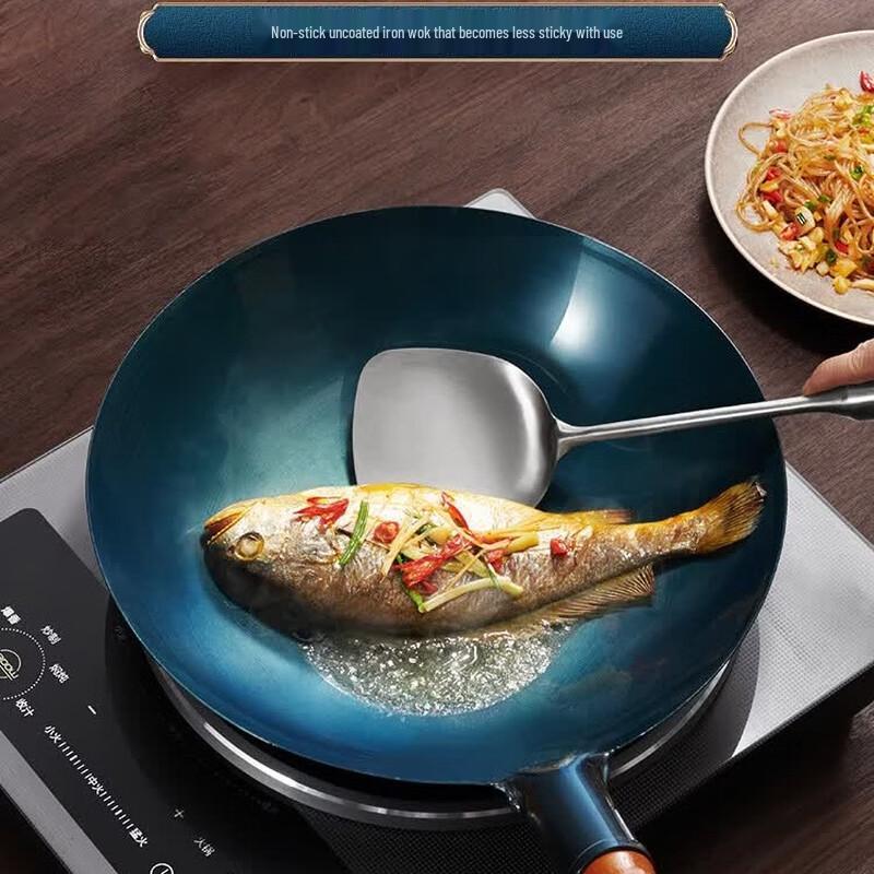 Royalstar 34cm Iron Stir-Fry Wok with Lid