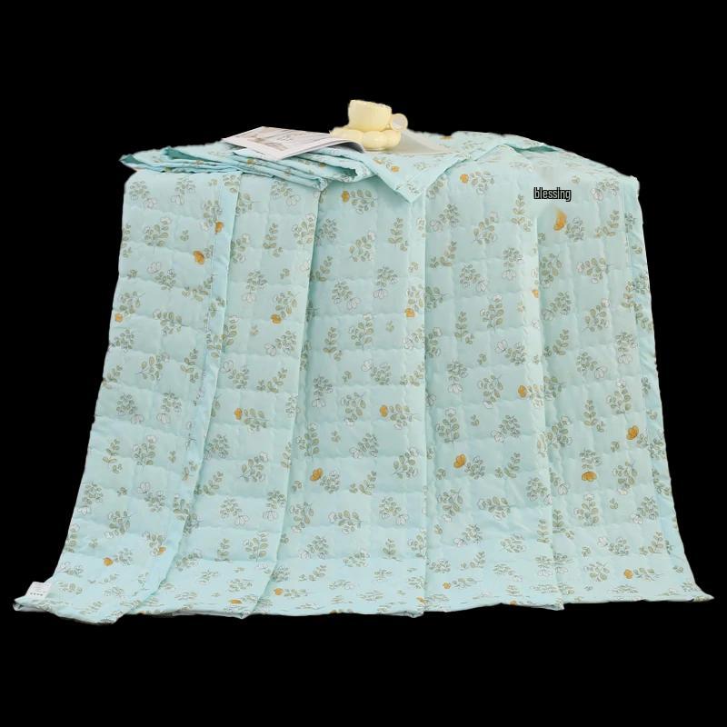 

Petty All-Season Lightweight Quilt