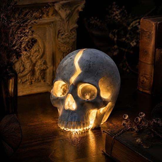 Gothic Theme Garden Statues Cracked Skull Solar Light, Halloween Glowing Outdoor Yard Decor, Spooky Waterproof Easy Installation Lawn Sculptures Lamp