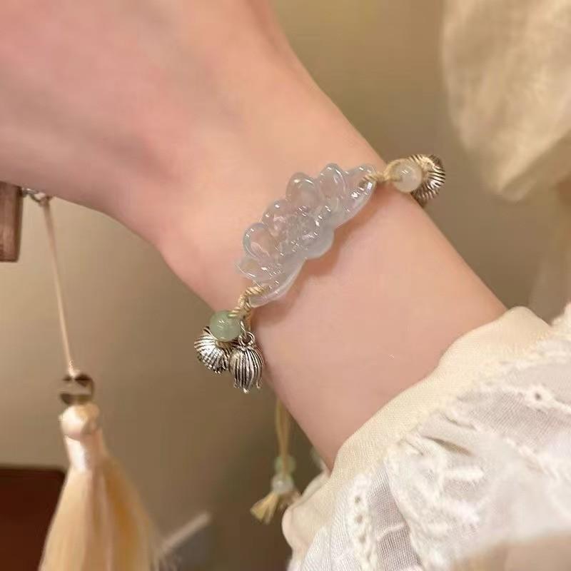 Vynikající lehký luxusní korálkový náramek z prémiových materiálů pro stylové ženy