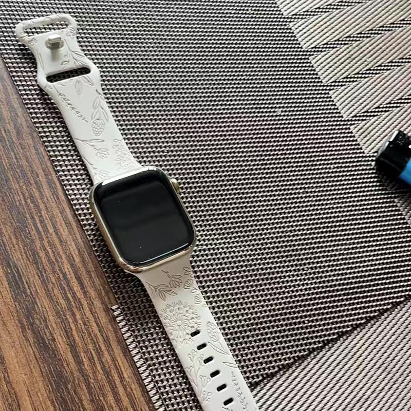 Silicone Watch Strap For Apple Watch Band Fashion Pattern Flower Engraving 49/44/45/40/42/38mm iWatch Series Ultra Band