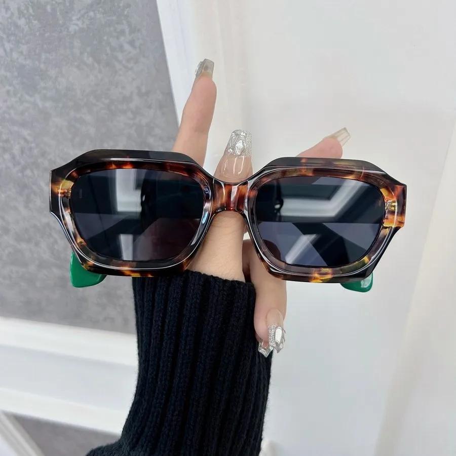 Fashion Square Sunglasses Women Men Brand Designer Luxurious Sun Glasses Female Outdoor Casual Travel