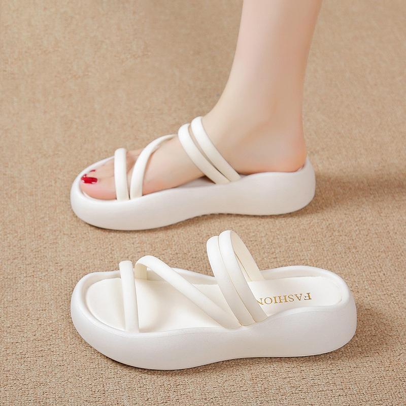 Крутые тапочки для женщин, летняя одежда для отдыха на открытом воздухе 2024 года, новые модные и популярные повседневные нескользящие пляжные сандалии на толстой подошве для беременных женщин