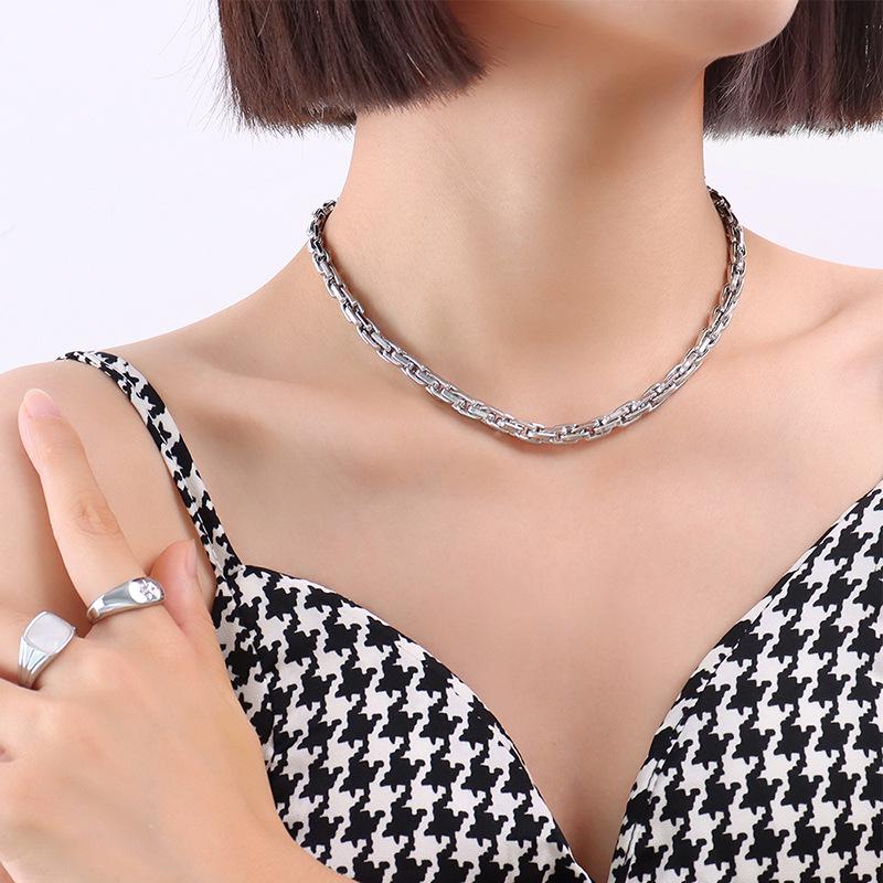 Damen-Halskette aus 18 Karat vergoldetem Titanstahl – rostfrei, badefest, P064