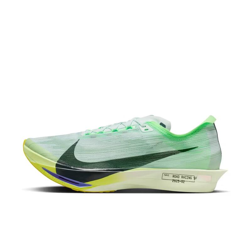 Nike Men s Running & Training Shoes 42