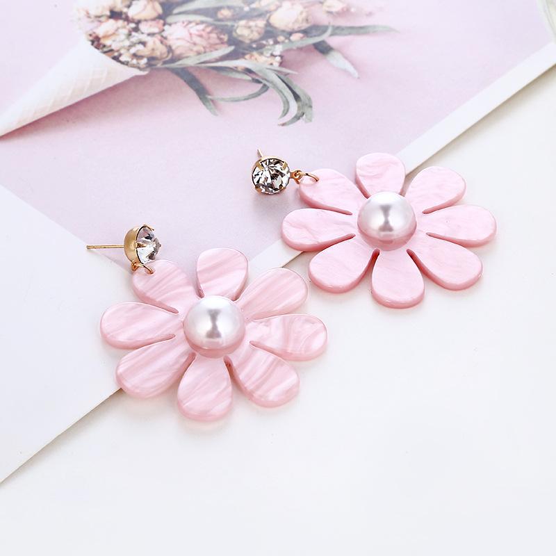 New Simple Flower Resin Earrings with Personalized Sweet Acrylic Sheet Earrings