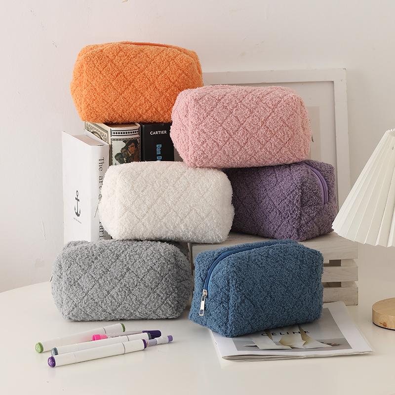 1 Pc Girl Soft Travel Cosmetic Bag Organizer Case Cute Lady Make Up Case Necessaries Solid Color Plush Makeup Bag For Women