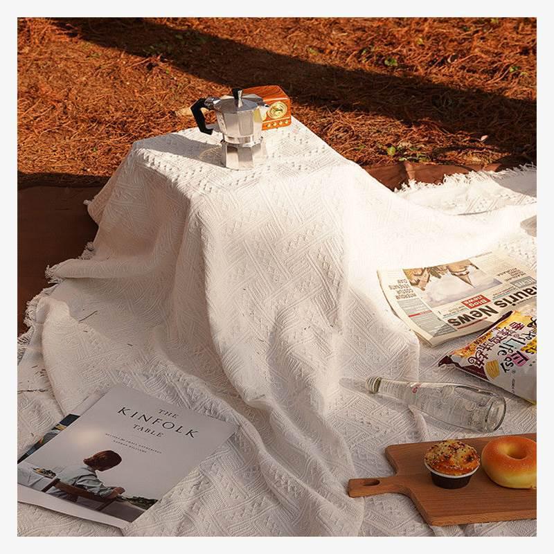 Retro Outdoor Picnic Blanket - Moisture-Proof, Thick, Portable, and Ins Style