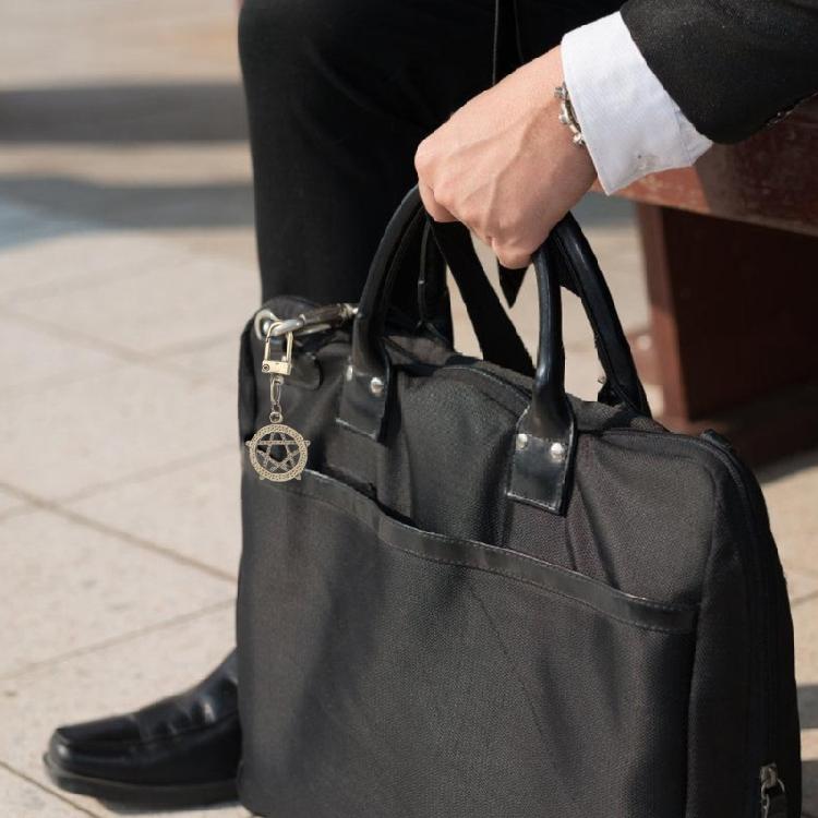 Multifunktionale Tragbare Hohlstern Robuste Legierung Schlüsselanhänger Elegante Designs Schlüsselring als Wohnaccessoire für Trendsetter
