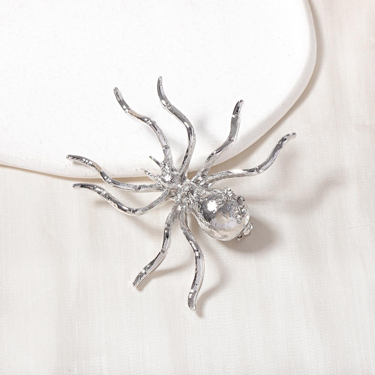 

Digadagu Metal Spider Brooch Exaggerated Personality Insect Corsage New Women s Party Zircon Accessories медный