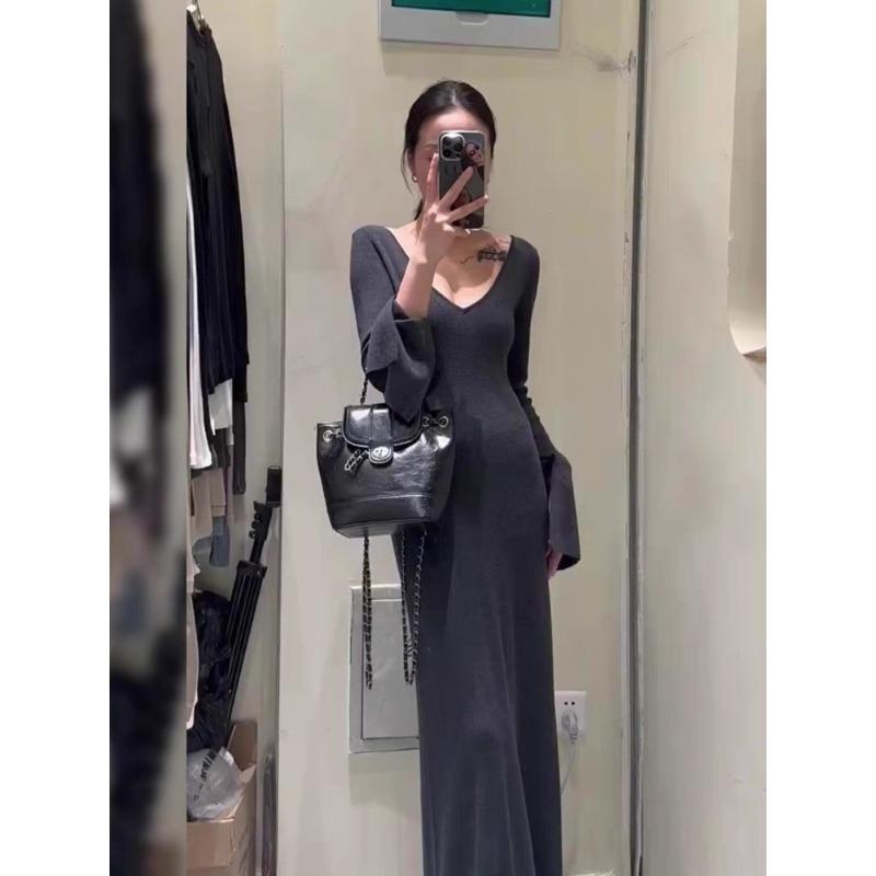High-end exquisite dress early autumn new temperament v-neck horn sleeve slim and thin long dress versatile knitted skirt women