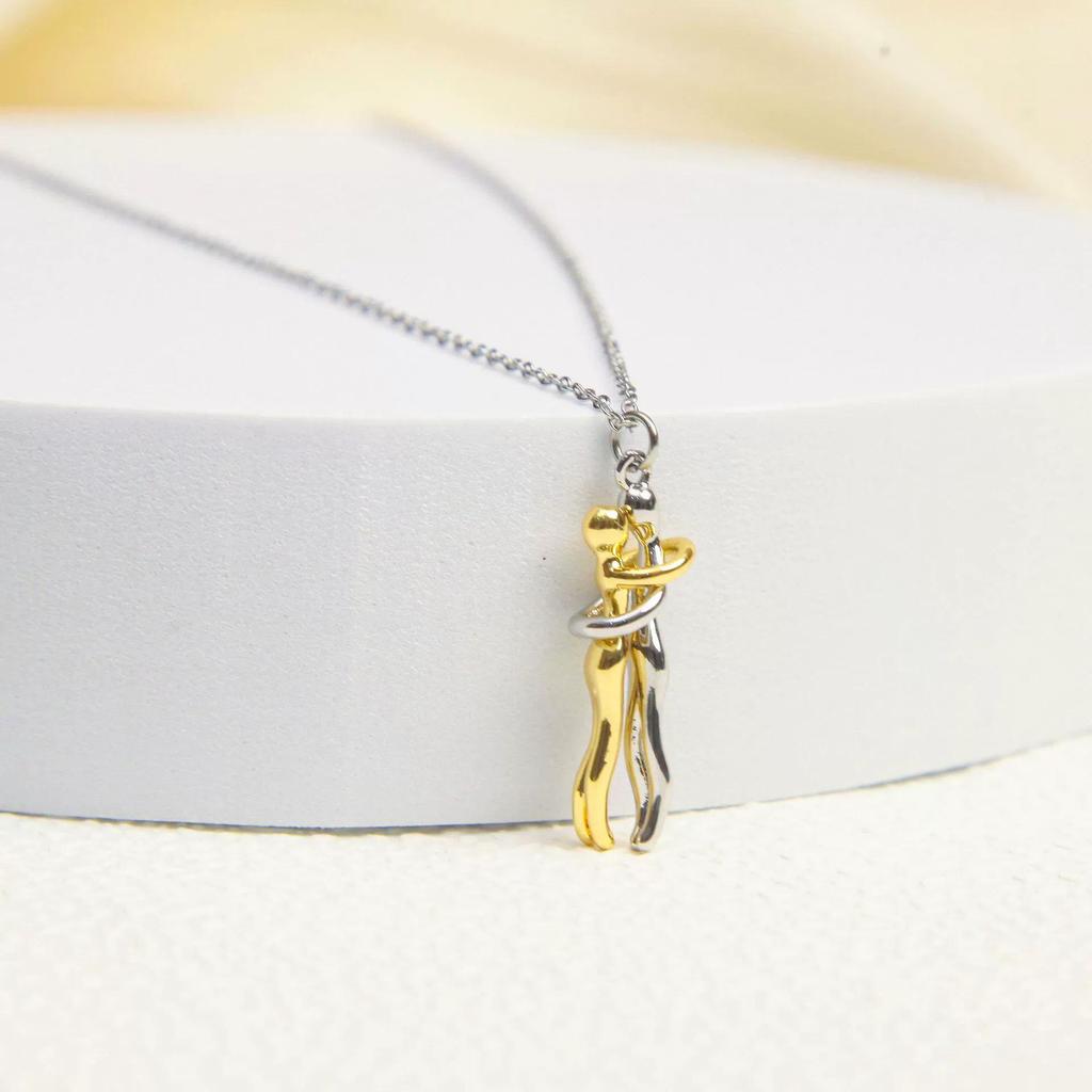 Naszyjnik dla pary Embrace: Dwukolorowy naszyjnik z łańcuszkiem na obojczyk dla mężczyzn i kobiet