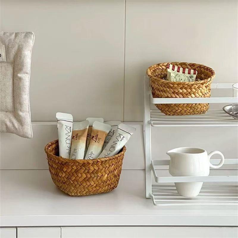 Round Hand-Woven Seagrass Rattan Storage Basket - Pastoral Style for Desktop or Kitchen Organization