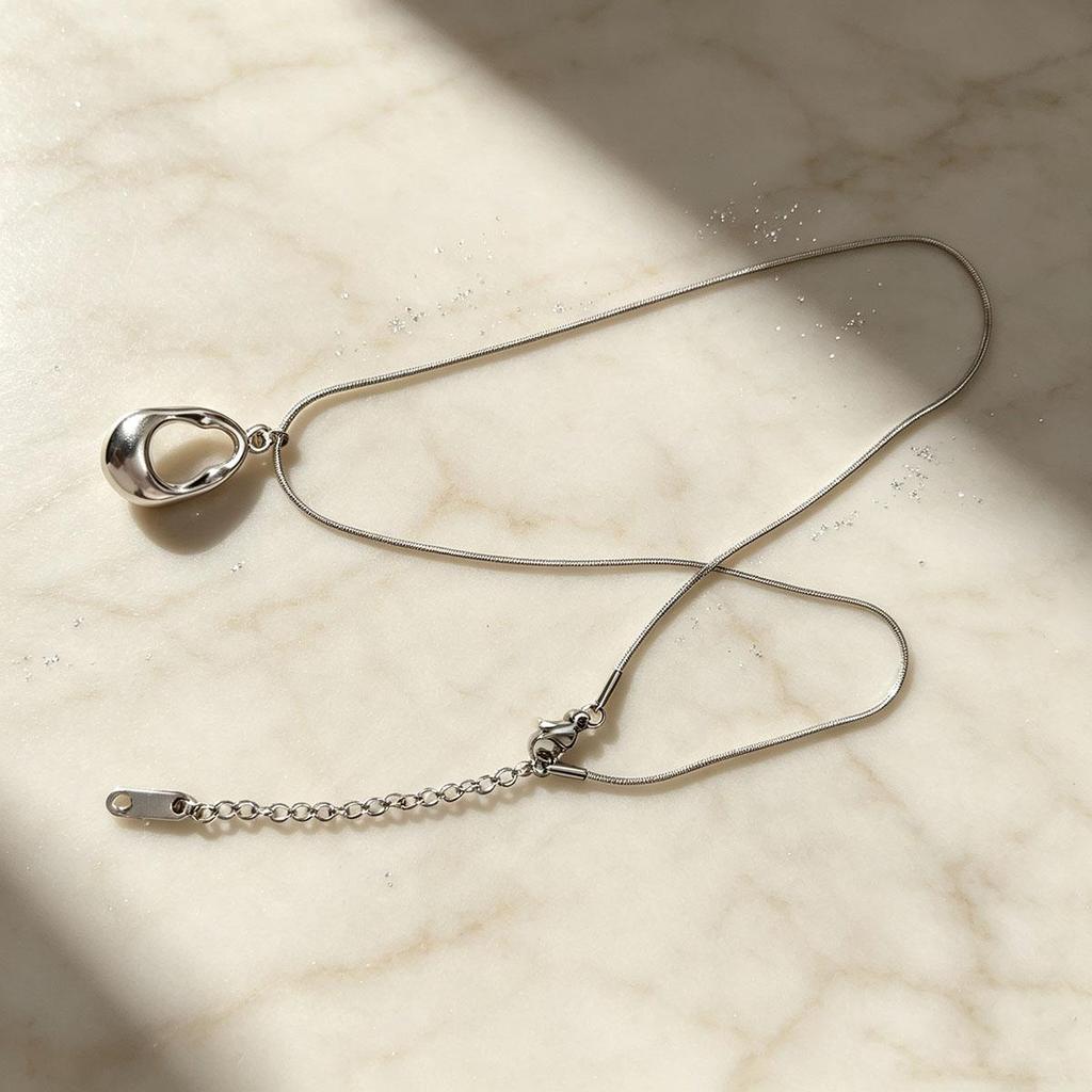 Hollow Water Drop Pendant Necklace for Women, Gentle Atmosphere Sweater Chain, Minimalist Personality Niche Everyday Accessory