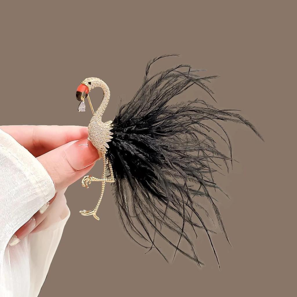 Elegant Flamingo Feather Brooch – Luxurious Animal Pin, Fairy-Inspired, Trendy, and Distinctive Style