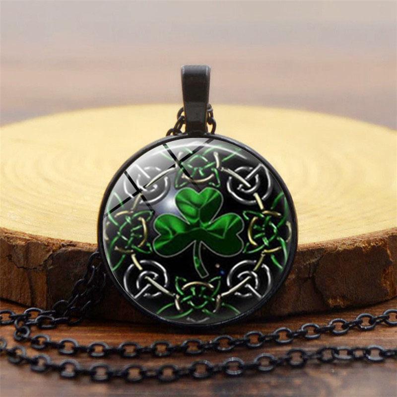 Green Clover Time Women's Versatile Fashion Retro Pendant Necklace