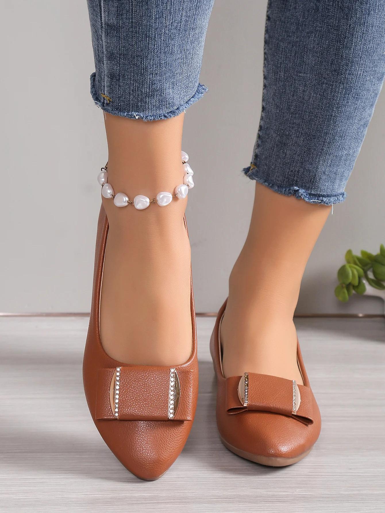 Новые летние удобные повседневные туфли на плоской подошве с острым носком элегантные легкие женские туфли с открытым носком металлические украшения НЕТw803 35 2498₽