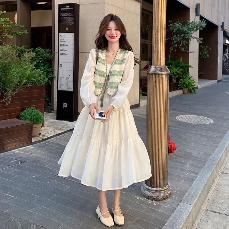 

2025 Новый комплект из нежного кружевного контрастного жилета и юбки XL up to 140 jin