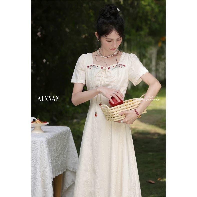 Elegant apricot French short-sleeve dress for women, slimming square neck long A-line dress for summer