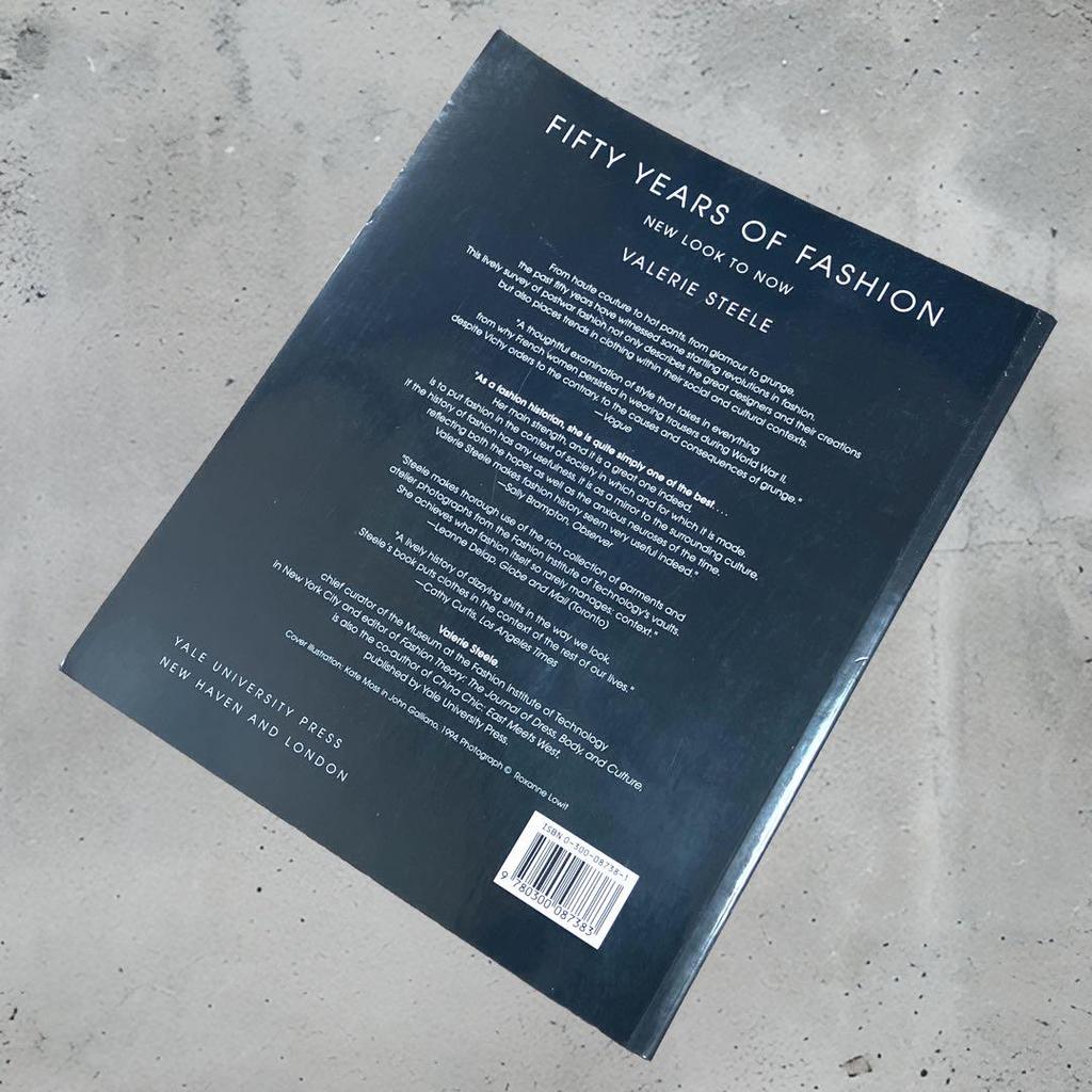 [USED] Foreign book 50 years of fashion Author: Valerie Steele