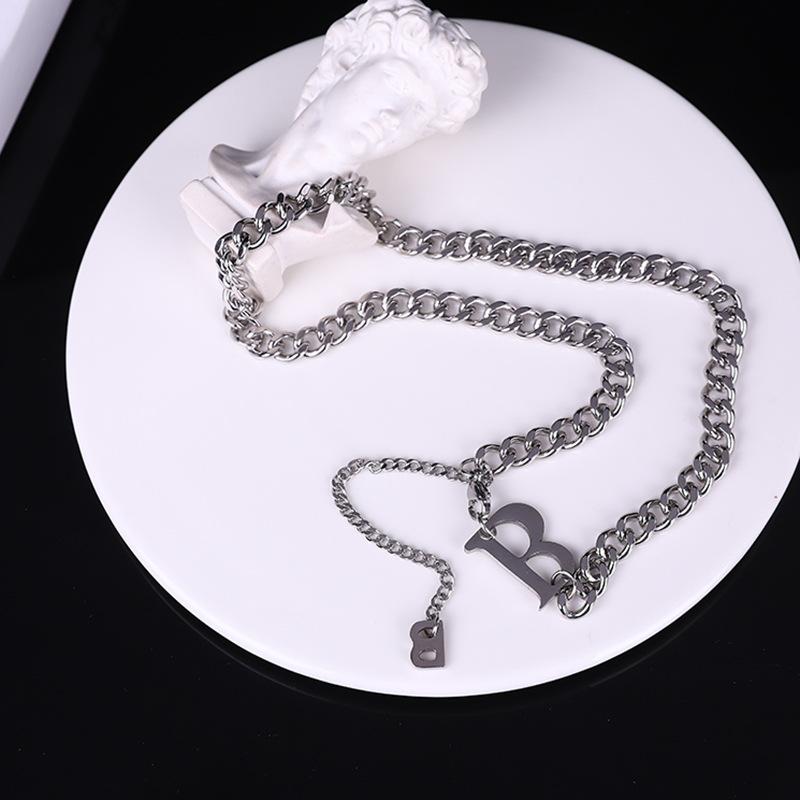 Geometric cold wind thick chain collarbone chain necklace titanium steel European and American trend hip hop letter B pendant neck chain jewelry