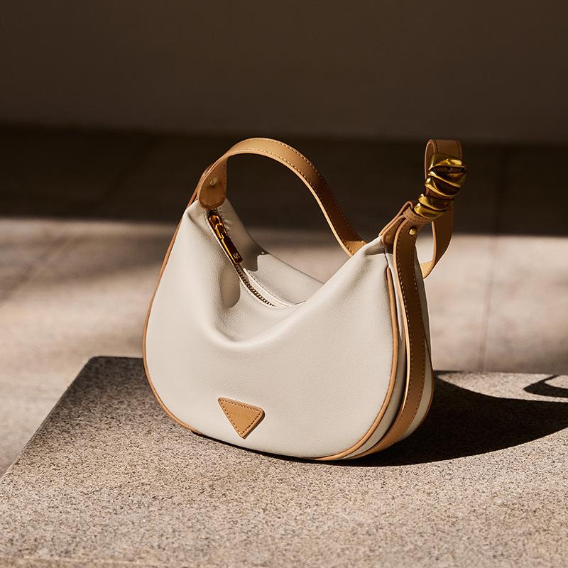 

Миссис. Сумка Qiao Женская 2025 Новая Женская Сумка Сумка-пельмень Женская Сумка через плечо Высококачественная Мягкая Кожа Натуральная Кожа Сумка подмышку Long26CM、 Wide7.5CM、