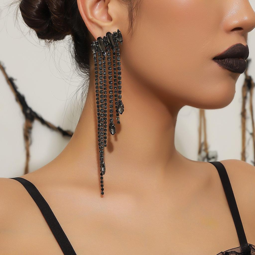 Oversized Fashion Claw Chain Luxury Shiny White Crystal Long Earrings Bridal Earrings Trendy Street Earrings