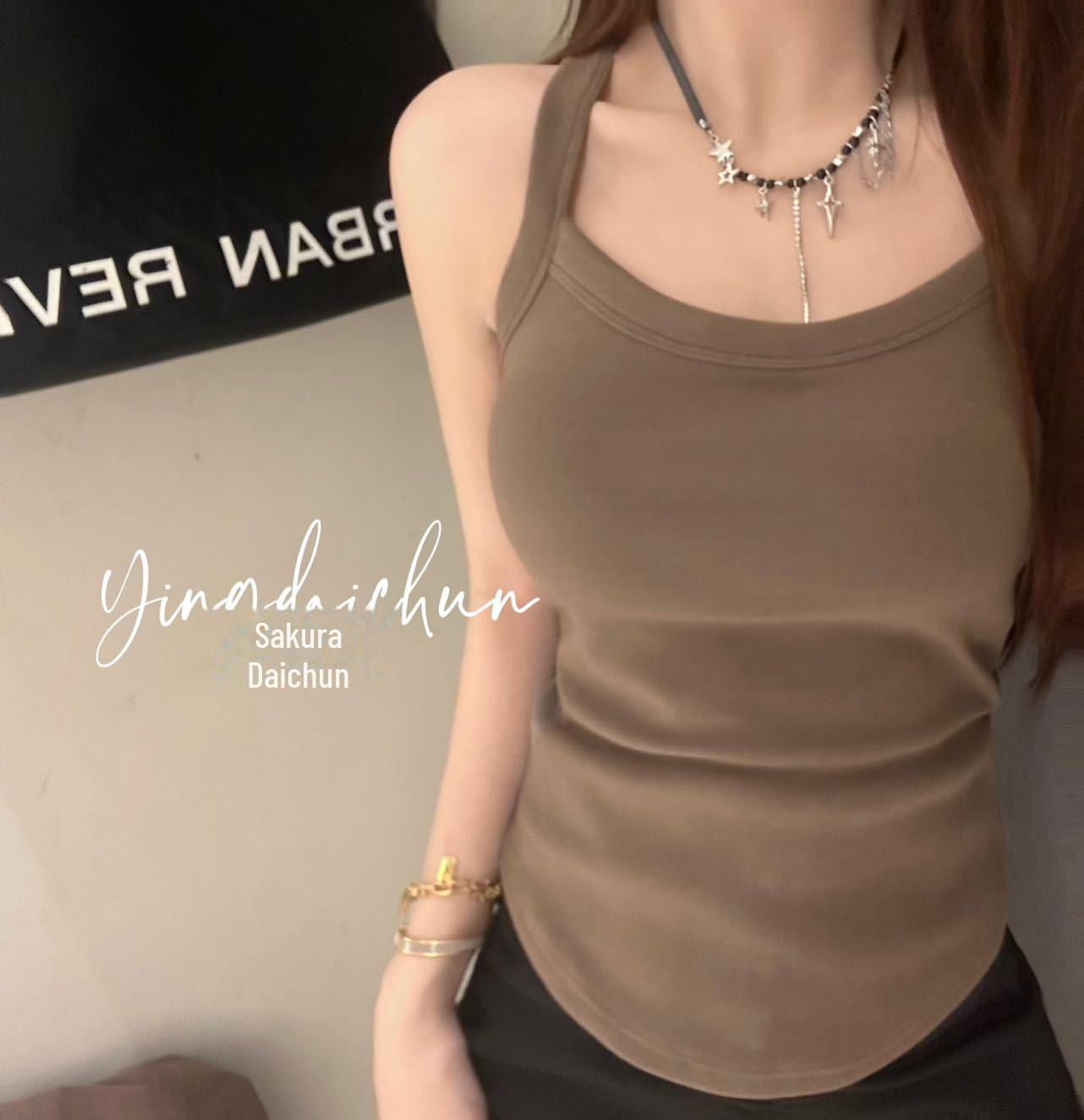 

Женский бархатный жилет без рукавов с нагрудными накладками – стильный, теплый и красивый дизайн спинки One size fits 80-135 catties коричневый