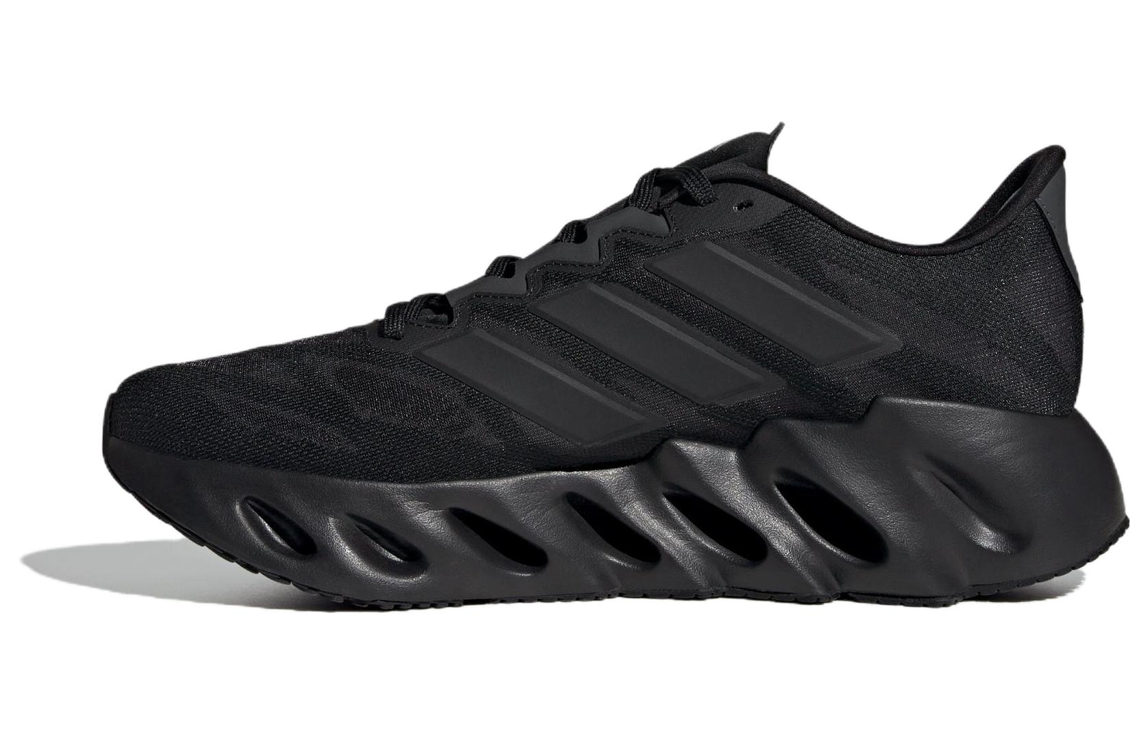 Switch Fwd Adidas  Black Carbon  ID1779 42