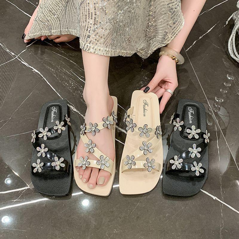 Square head temperament versatile high heels women's fashion word with flower rhinestone stiletto sandals 2025 summer and autumn new