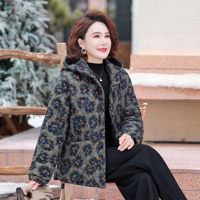 Women's Winter Hooded Cotton Jacket: Thickened, Padded Coat for Middle-aged and Elderly Mothers and Grandmothers.