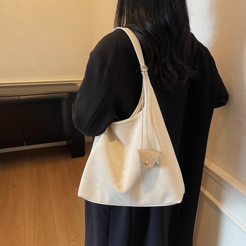 2025 Autumn/Winter Versatile Work Commute Shoulder Bag & Trendy Underarm Bucket Handbag