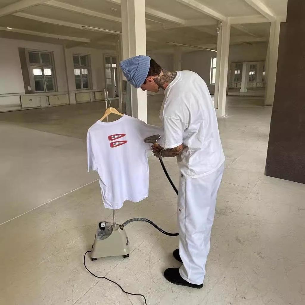 Unisex Oversized American Retro Print T-Shirt - Fun, Casual, Minimalist Hair Accessories Design