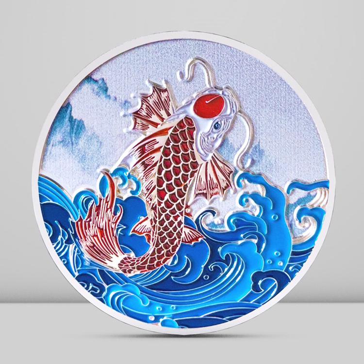 Medaille Koi Maskottchen Münze Gedenkmünze Metallfigur Neujahr Bemalte Münze Kleines Geschenk Abzeichen