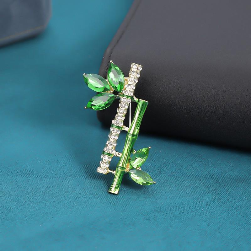 High-End Pearl & Rhinestone Butterfly Brooch for Women's Fashion Suits and Scarves